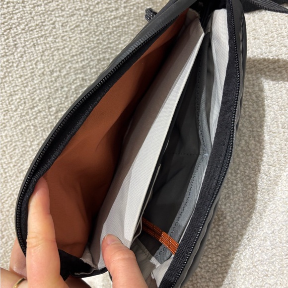 Bellroy Charcoal Belt Bag - Picture 5 of 11